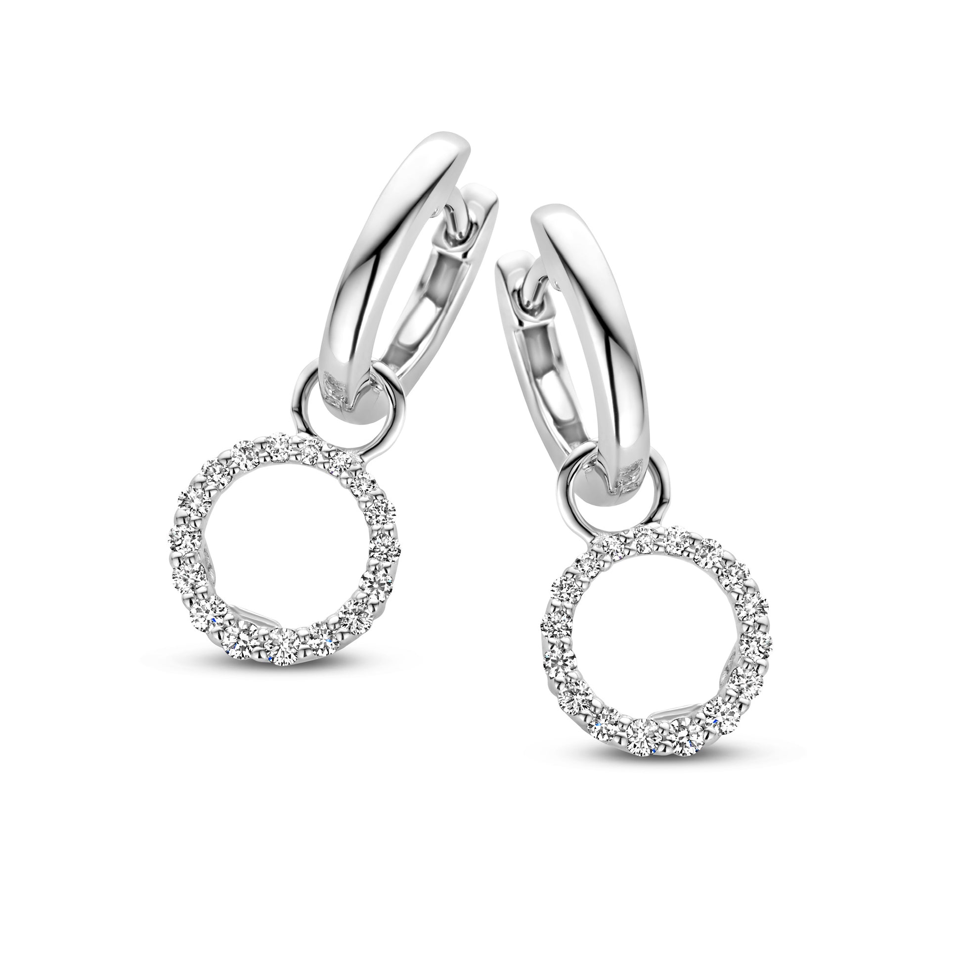 Boucles d'oreilles en or blanc avec des diamants